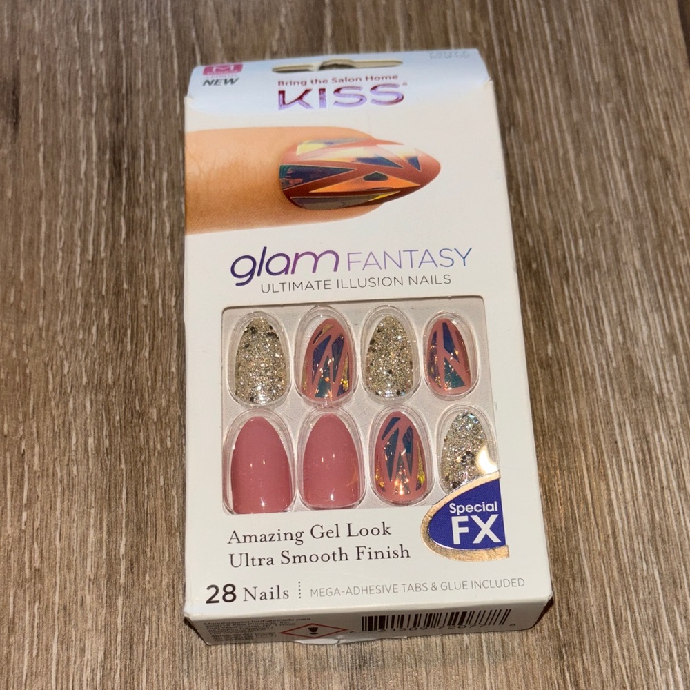 Kiss Glam Fantasy Press On Nails